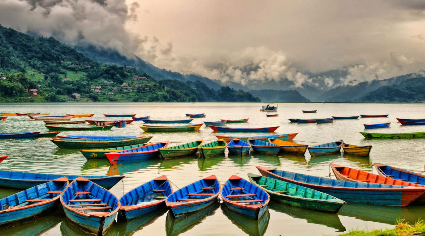 pokhara canoes